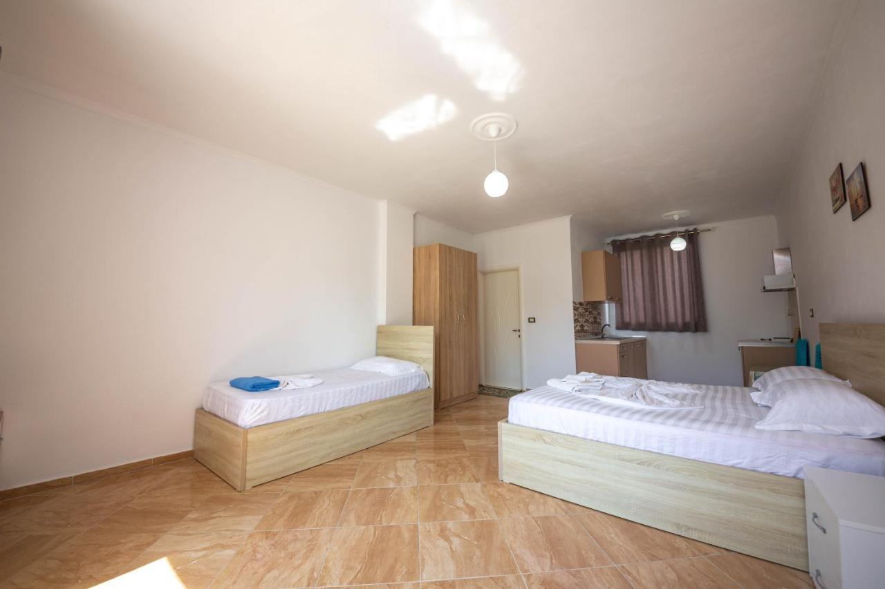 Gozhina Hotel Kryemëdhej