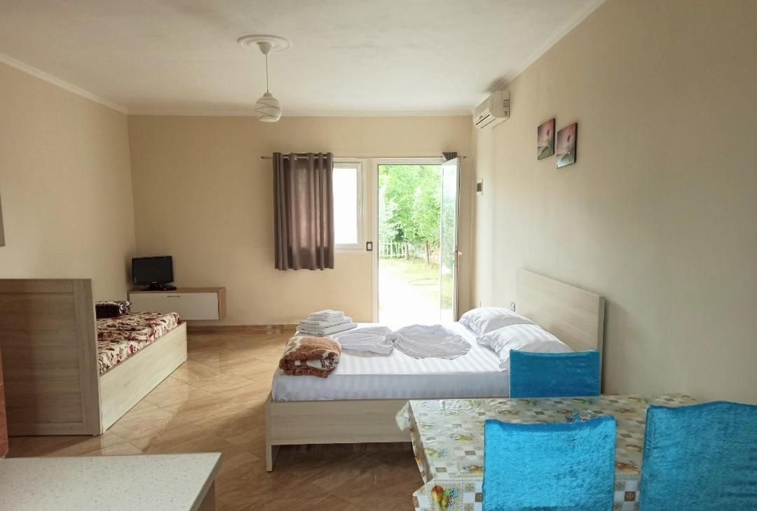 Gozhina Hotel Kryemëdhej
